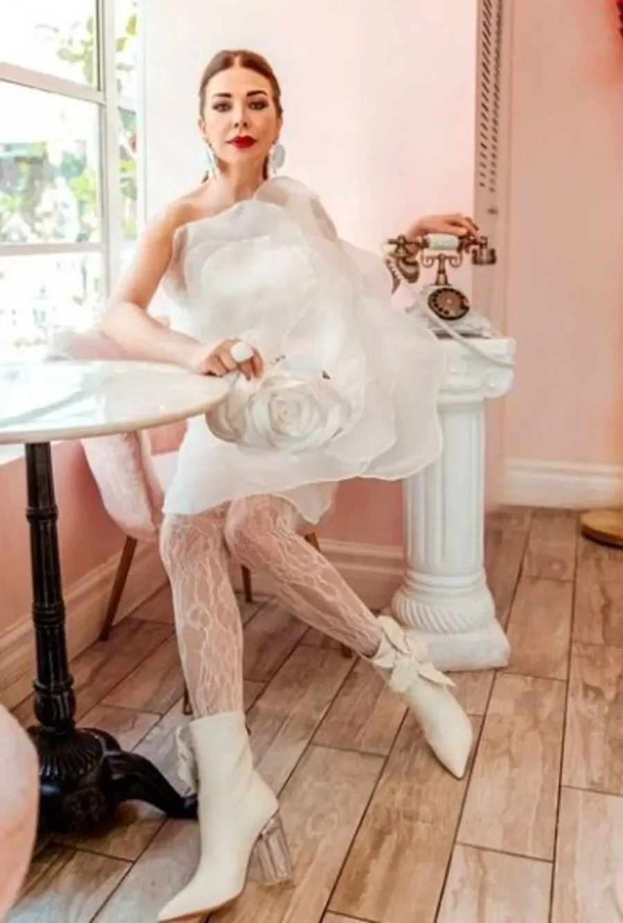 NWOT Anthropologie Cecilia Orchid Bloom White Boots Sz. 9